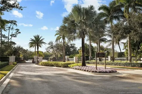 201 SE Fiore Bello Port St Lucie FL 34952