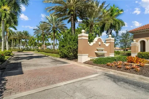 10072 SW Oak Tree Circle Port St Lucie FL 34987