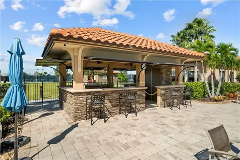 10072 SW Oak Tree Circle Port St Lucie FL 34987