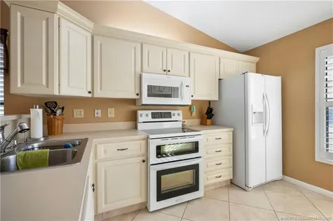 7817 SE Sugar Sand Circle Hobe Sound FL 33455