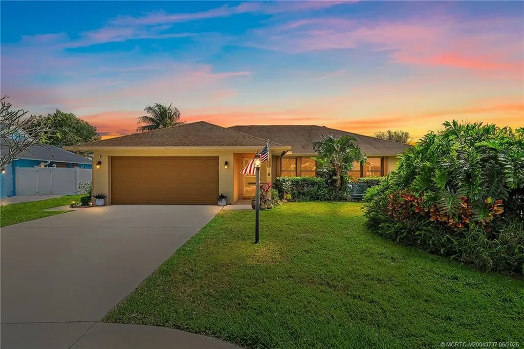 1927 NE San Carlos Calle Jensen Beach FL 34957