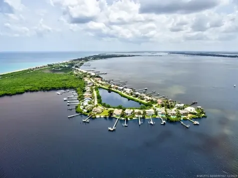 3990 NE Joes Point Road Stuart FL 34996