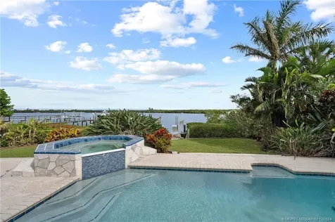 3990 NE Joes Point Road Stuart FL 34996