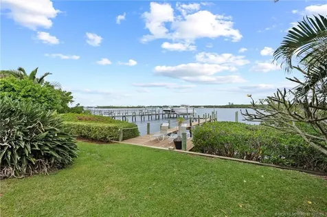 3990 NE Joes Point Road Stuart FL 34996