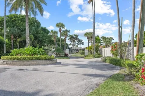 3990 NE Joes Point Road Stuart FL 34996