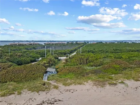 3990 NE Joes Point Road Stuart FL 34996