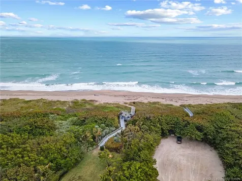 3990 NE Joes Point Road Stuart FL 34996