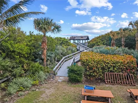 3990 NE Joes Point Road Stuart FL 34996