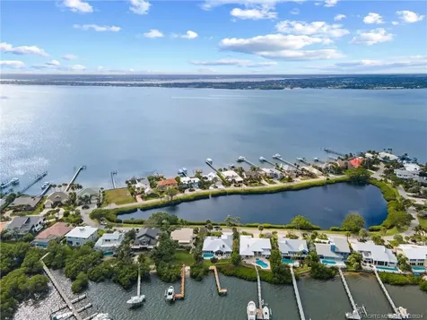 3990 NE Joes Point Road Stuart FL 34996