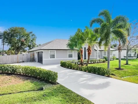 2598 SW National Circle Port St Lucie FL 34953