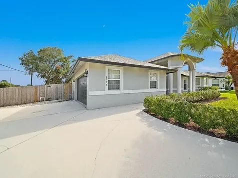 2598 SW National Circle Port St Lucie FL 34953