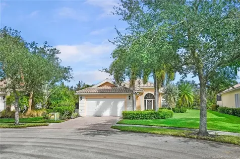 8913 SE Hawks Nest Court Hobe Sound FL 33455