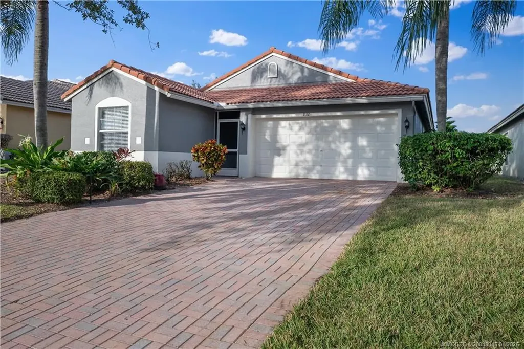 832 NW Greenwich Court Port Saint Lucie FL 34983