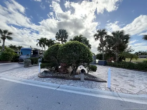 421 NW Chipshot Lane Port St Lucie FL 34986