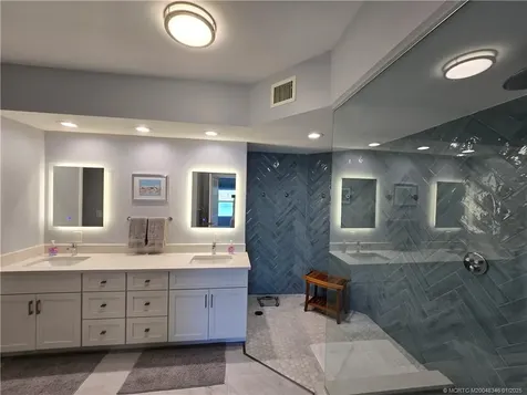 185 NE Edgewater Drive Stuart FL 34996