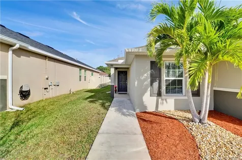 5160 NW Pine Trail Circle Port St Lucie FL 34983