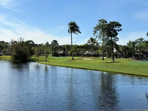 464 NW Sandtrap Lane Port Saint Lucie FL 34986