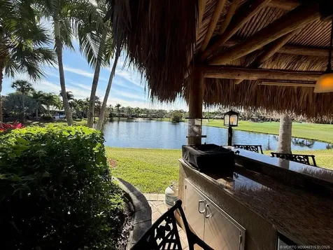 464 NW Sandtrap Lane Port Saint Lucie FL 34986