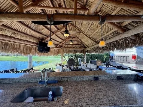 464 NW Sandtrap Lane Port Saint Lucie FL 34986