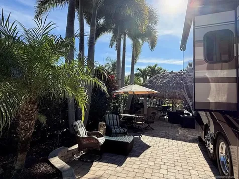 464 NW Sandtrap Lane Port Saint Lucie FL 34986