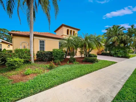 816 SW Grand Reserves Boulevard Port St Lucie FL 34986