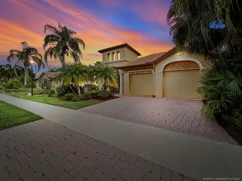 816 SW Grand Reserves Boulevard Port St Lucie FL 34986