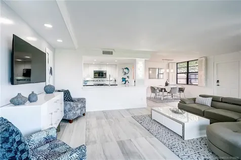 319 NE Golfview Circle Stuart FL 34996