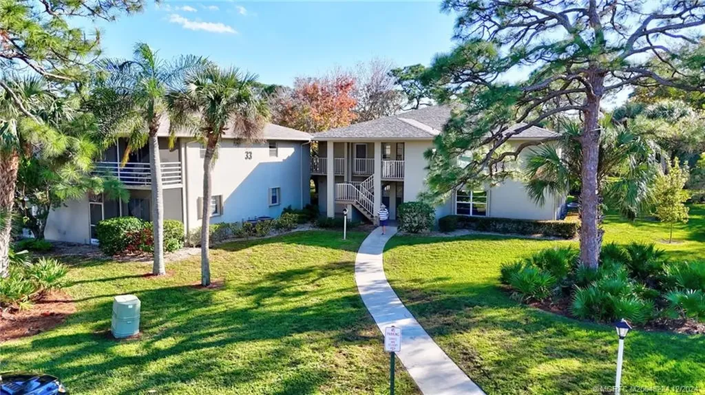 33 Lake Vista Trail Port Saint Lucie FL 34952