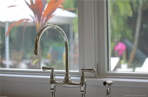 16 Ridgeview Road N Sewalls Point FL 34996