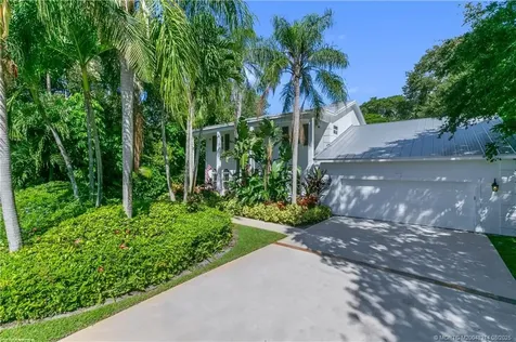 16 Ridgeview Road N Sewalls Point FL 34996