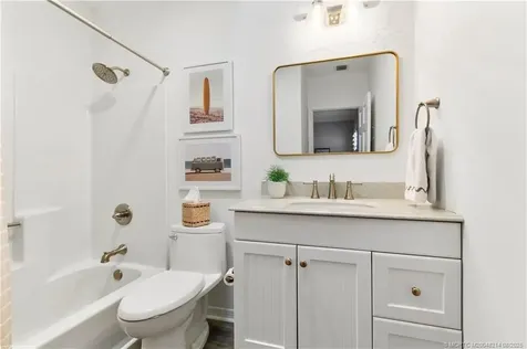 16 Ridgeview Road N Sewalls Point FL 34996