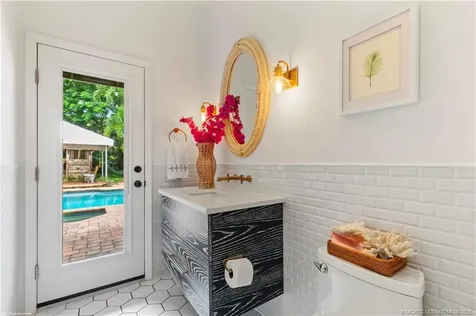 16 Ridgeview Road N Sewalls Point FL 34996