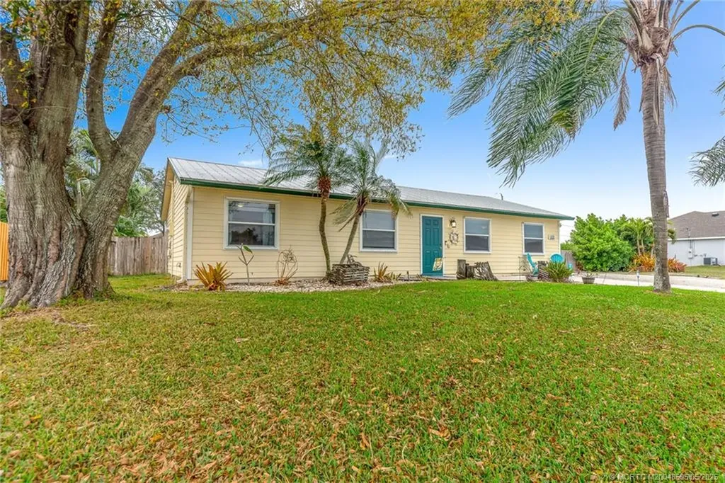 416 SW Bradshaw Circle Port Saint Lucie FL 34953