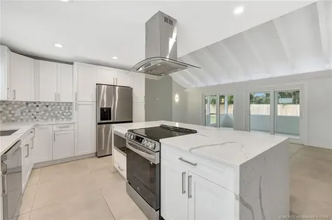 5646 SE Sailfish Way Stuart FL 34997
