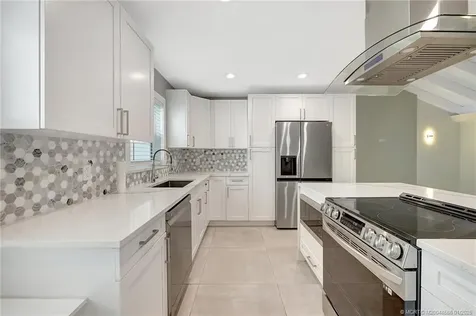 5646 SE Sailfish Way Stuart FL 34997