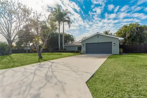 2488 NW South Manor Avenue Stuart FL 34994