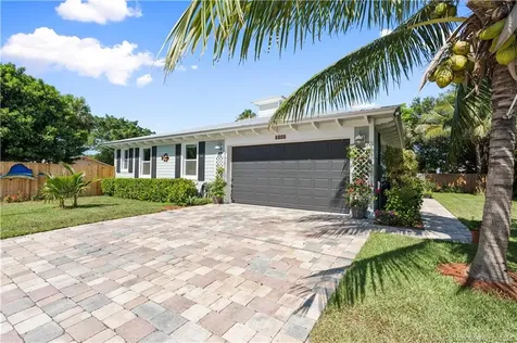 1305 SE Sea Oat Lane Stuart FL 34996