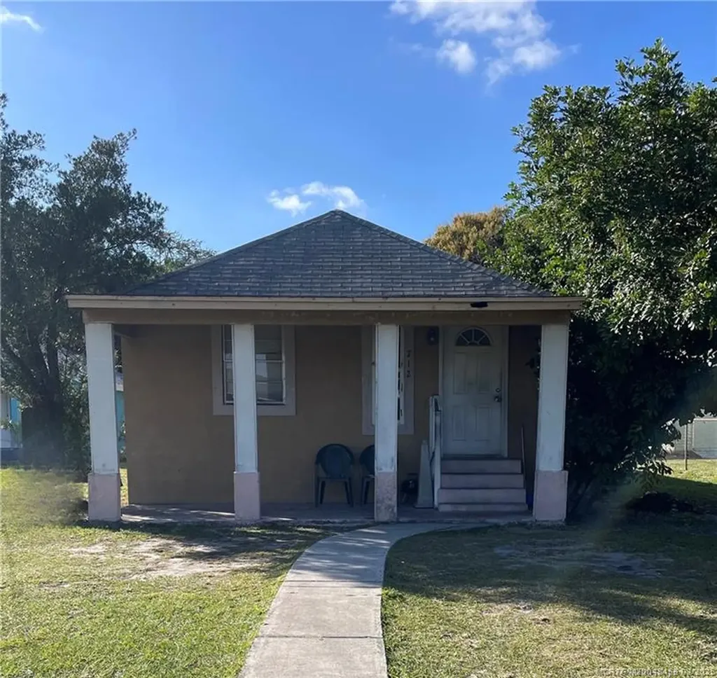 712 SE Bayou Avenue Stuart FL 34994