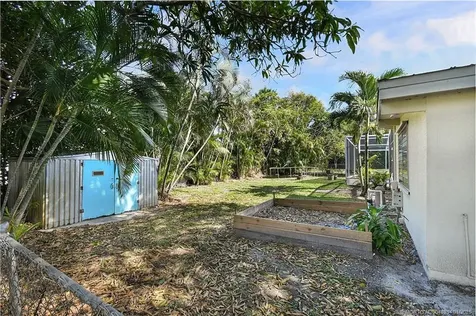 1013 SE 10th Street Stuart FL 34996