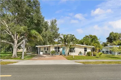 1013 SE 10th Street Stuart FL 34996