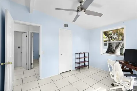 1013 SE 10th Street Stuart FL 34996