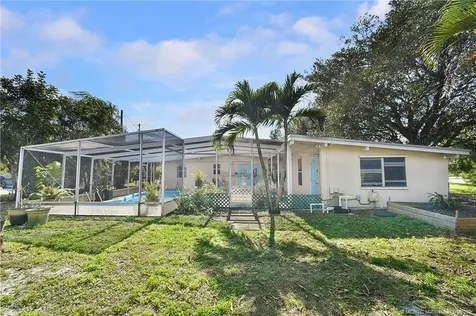 1013 SE 10th Street Stuart FL 34996