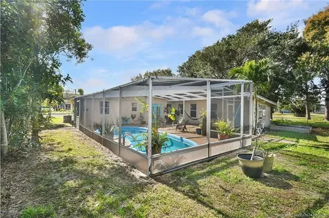 1013 SE 10th Street Stuart FL 34996