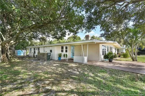 1013 SE 10th Street Stuart FL 34996