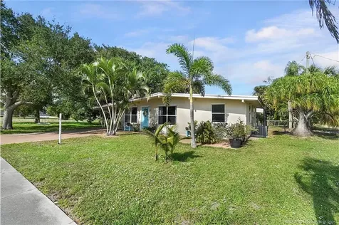 1013 SE 10th Street Stuart FL 34996