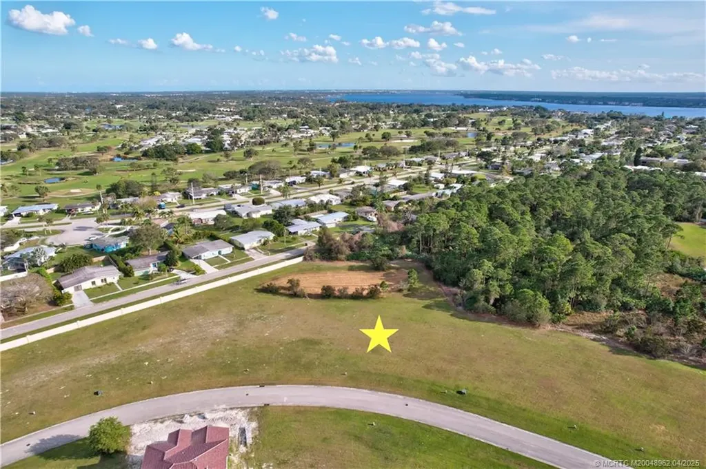 332 SE Via Sangro Port Saint Lucie FL 34952