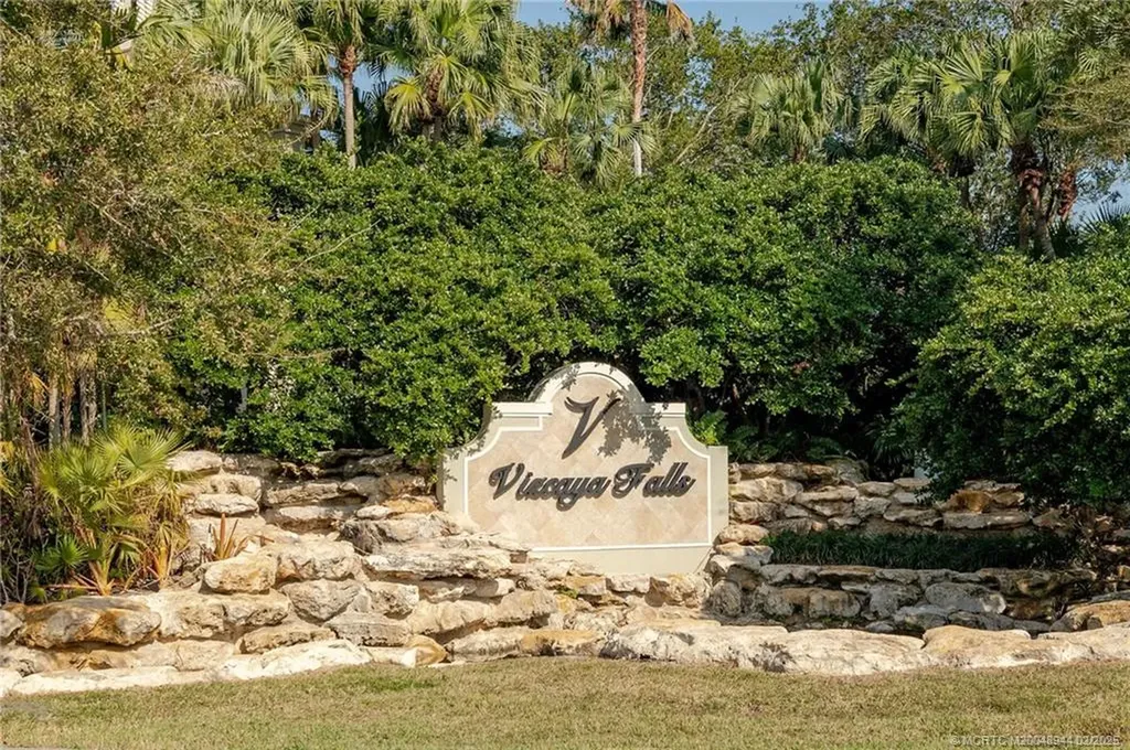 979 NW Leonardo Circle Port Saint Lucie FL 34986