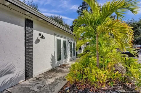 119 SW 5th Street Stuart FL 34994
