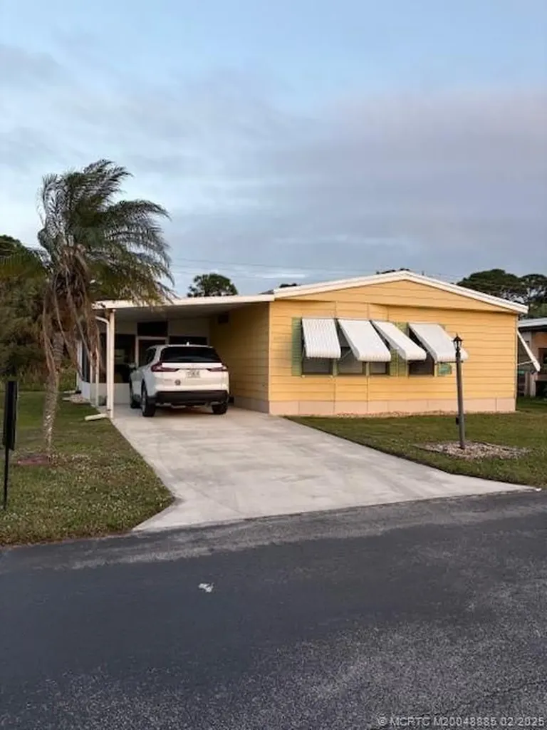 6957 SE Sourwood Drive SE Stuart FL 34997