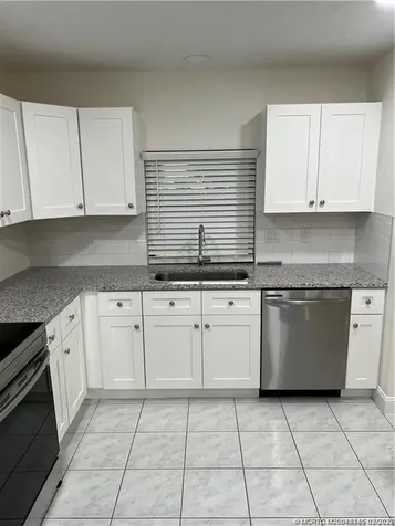 160 SE Lakehurst Drive Port St Lucie FL 34983